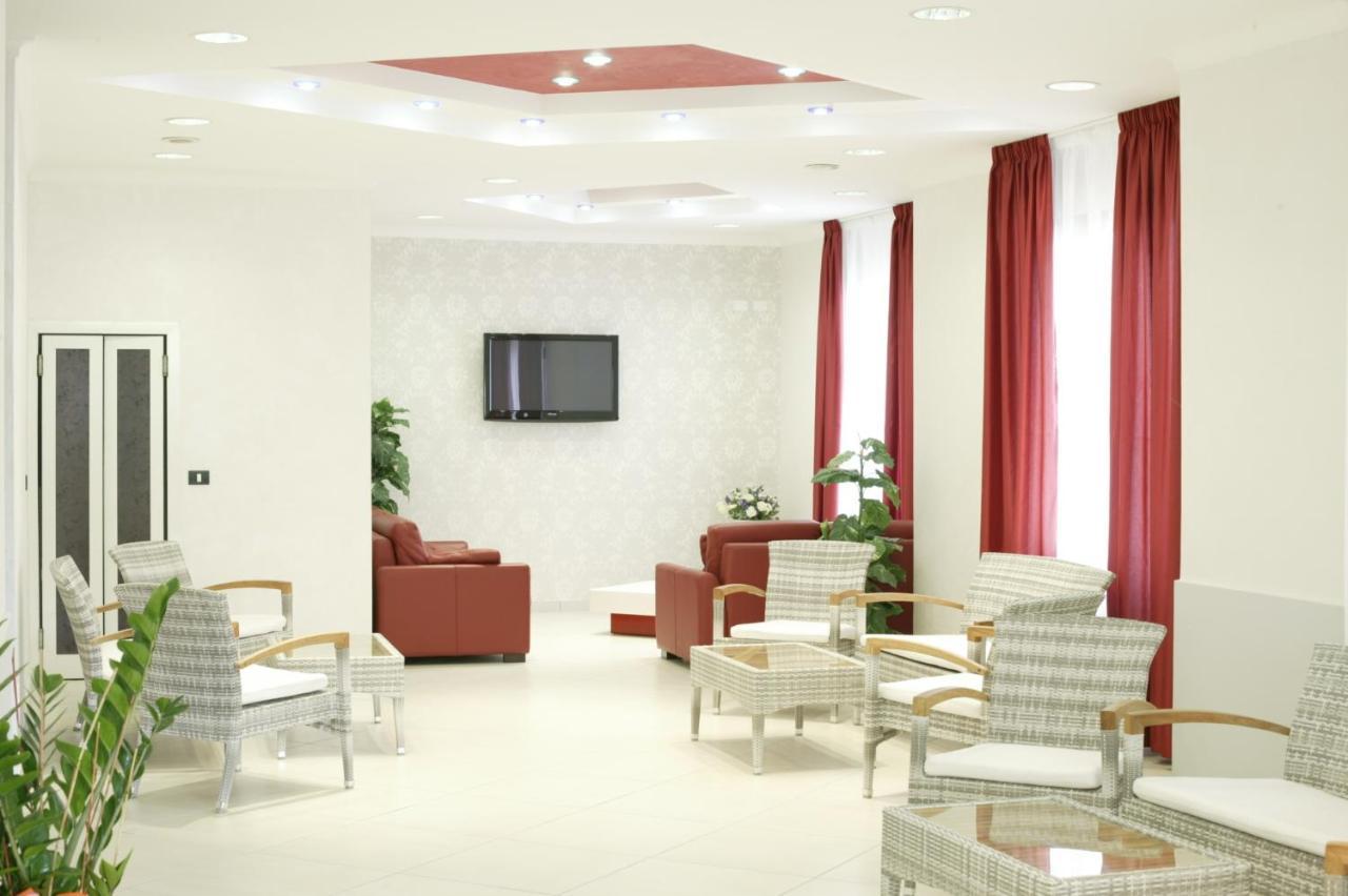 Hotel Le Lune Гаттео-а-Маре Экстерьер фото