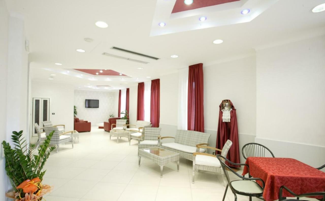 Hotel Le Lune Гаттео-а-Маре Экстерьер фото